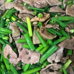 ตับหมูผัดดอกหอม