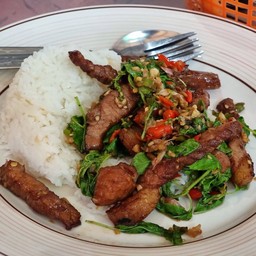 ข้าวผัดกะเพราเนื้อเค็ม