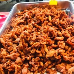 ข้าวเหนียวไก่ทอด มหาชน สาขาตลาดยิ่งมารวย ตลาดยิ่งมารวย