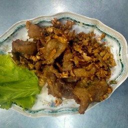 หมูชิ้นทอดกระเทียม