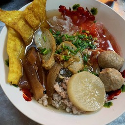 ร้านก๋วยเตี๋ยวแชมป์พายุ บึงพระ