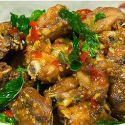 กะเพรา กระดูกหมูอ่อน(ซี่โครง) ฟรีข้าว 1ถุง