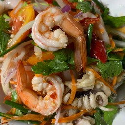 ยำรวมทะเลกุ้งสุก