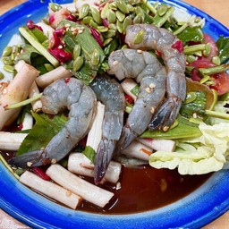 ตำกุ้งสดสายบัว