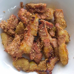 เนื้อย่างคลุกฝุ่น