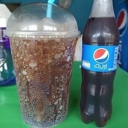 เป๊บซี่ใส่น้ำแข็งแก้วโอ่ง