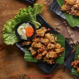 หมูกรอบคั่วพริกเกลือ