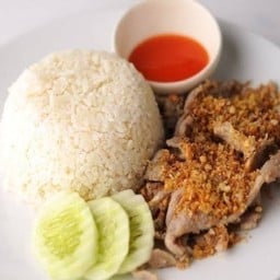 ไก่ทอดกระเทียมราดข้าว