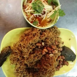 ยำปลาดุกฟู