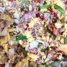 แหนมผัดไข่