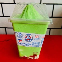 นมหมีแคนตาลูปปั่น