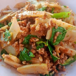 ผัดเผ็ดหน่อไม้ดอง