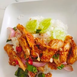 ข้าวยำไก่แซ่บ  บ่อวิน
