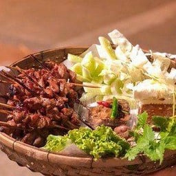 หมู 12 ไม้+ข้าวเหนียว 4 ห่อ+ ฟรีปลาร้า + แจ๋ว+ผัก