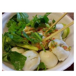 ลูกชิ้นปลาเยาวราช (ถนนคนเดิน)