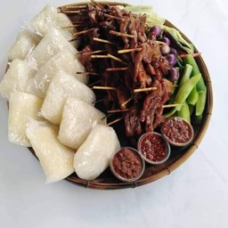 หมู 50 ไม้+ ข้าวเหนียว 20 ห่อ+ฟรีปลาร้า+แจ่ว+ผัก