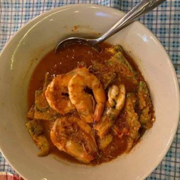 แกงส้มชะอมกุ้ง