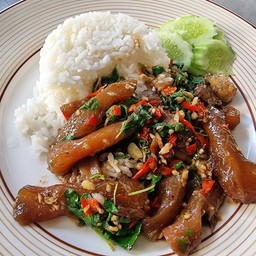 ข้าวผัดกะเพราเอ็นแก้วตุ๋น