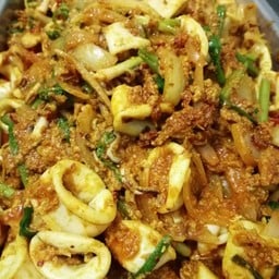 ร้านพี่หน่อยข้าวแกงส้มตำไก่ย่าง