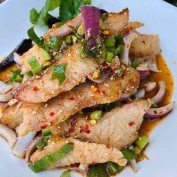 น้ำตกคอหมูย่าง