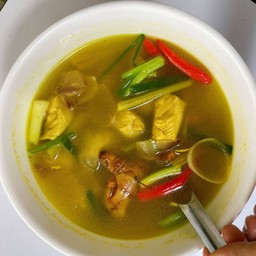 ไก่ต้มขมิ้น