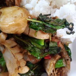 กระเพราทะเลราดข้าว