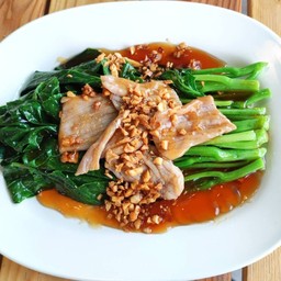 คะน้าน้ำมันหอยหมูหมัก