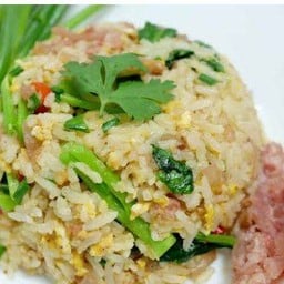 ข้าวผัดแหนม
