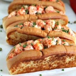 ข้าวกระเพรา & หมูทอด ลองปัง (Longpang)