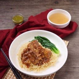 7 บะหมี่ไข่ ซี่โครงหมูตุ๋นฮ่องกง