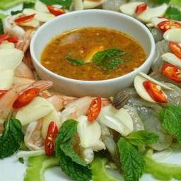 กุ้งสองสหายแช่น้ำปลา