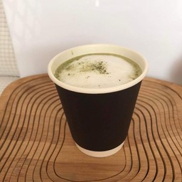 มัทฉะลาเต้ร้อน