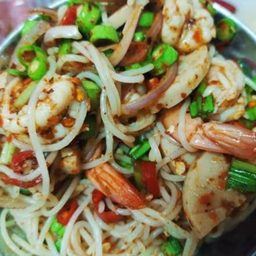 ยำขนมจีน หมูยอ หมูสับ กุ้ง (ปลาร้า)