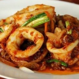 ข้าวราดพริกเผาปลาหมึก