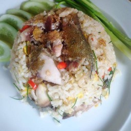 ข้าวผัดทุกจาน+ขนมหวาน ดูด-ดื่ม นาป่า