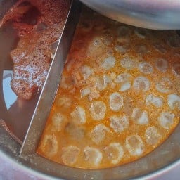 ขนมจีนน้ำยาน้องเนย