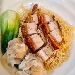 4 บะหมี่ไข่ หรือ บะหมี่หยก เกี้ยวกุ้ง หมูกรอบฮ่องกง