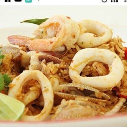 ข้าวผัดต้มยำทะเล