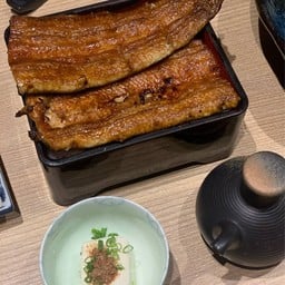 ปลาไหลย่างซอสเต็มตัว