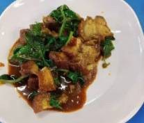 ผัดพริกเผาหมูกรอบ กับข้าว