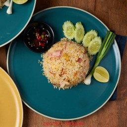 ข้าวผัดเบคอน