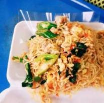 ผัดมาม่าขี้เมาหมู