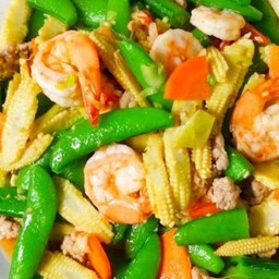 ผัดผักรวมกุ้ง