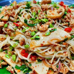 ยำขนมจีน หมูยอ หมูสับ (ปลาร้า)