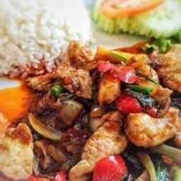 ข้าวราดพริกเผาหมู