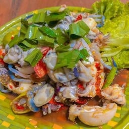 ร้านยำยำสร้างตัว