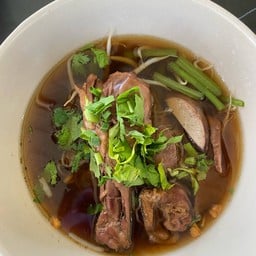 ก๋วยเตี๋ยวเป็ดตุ๋น