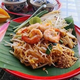 ผัดไทกุ้งสด