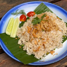 ข้าวผัดกากหมูพริกขี้หนูซอย