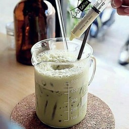 มัทฉะ นมสด เย็น